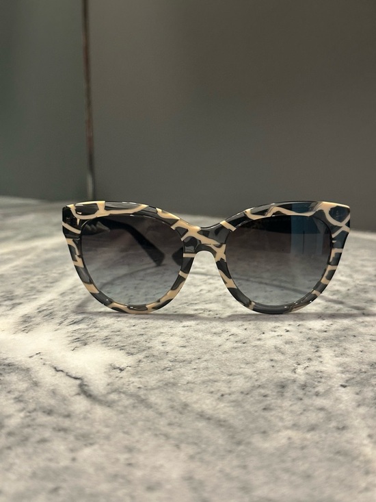 Authentic Valentino VA4089 5149/13 Women Black Cat Eye Sunglasses retail $422 main image 11